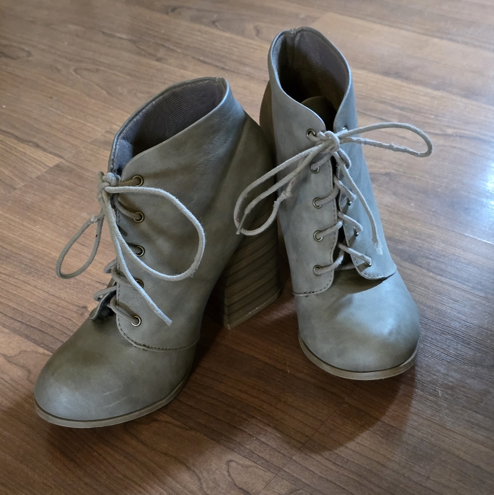Speed Limit 98 Gray Heeled Boots with Lace-Up Design